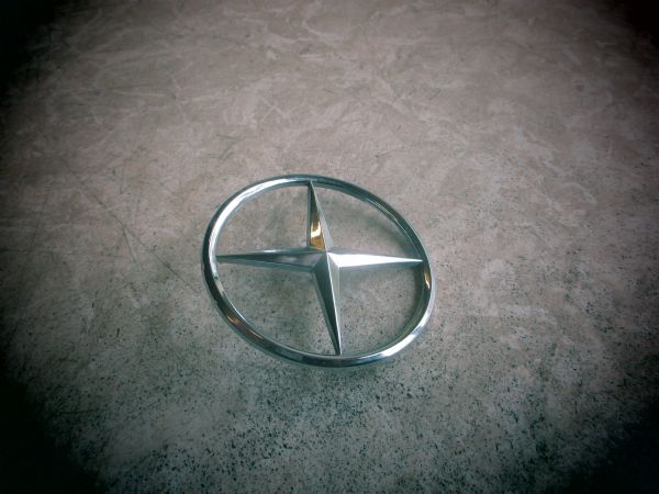 Nyt Emblem Mercedes